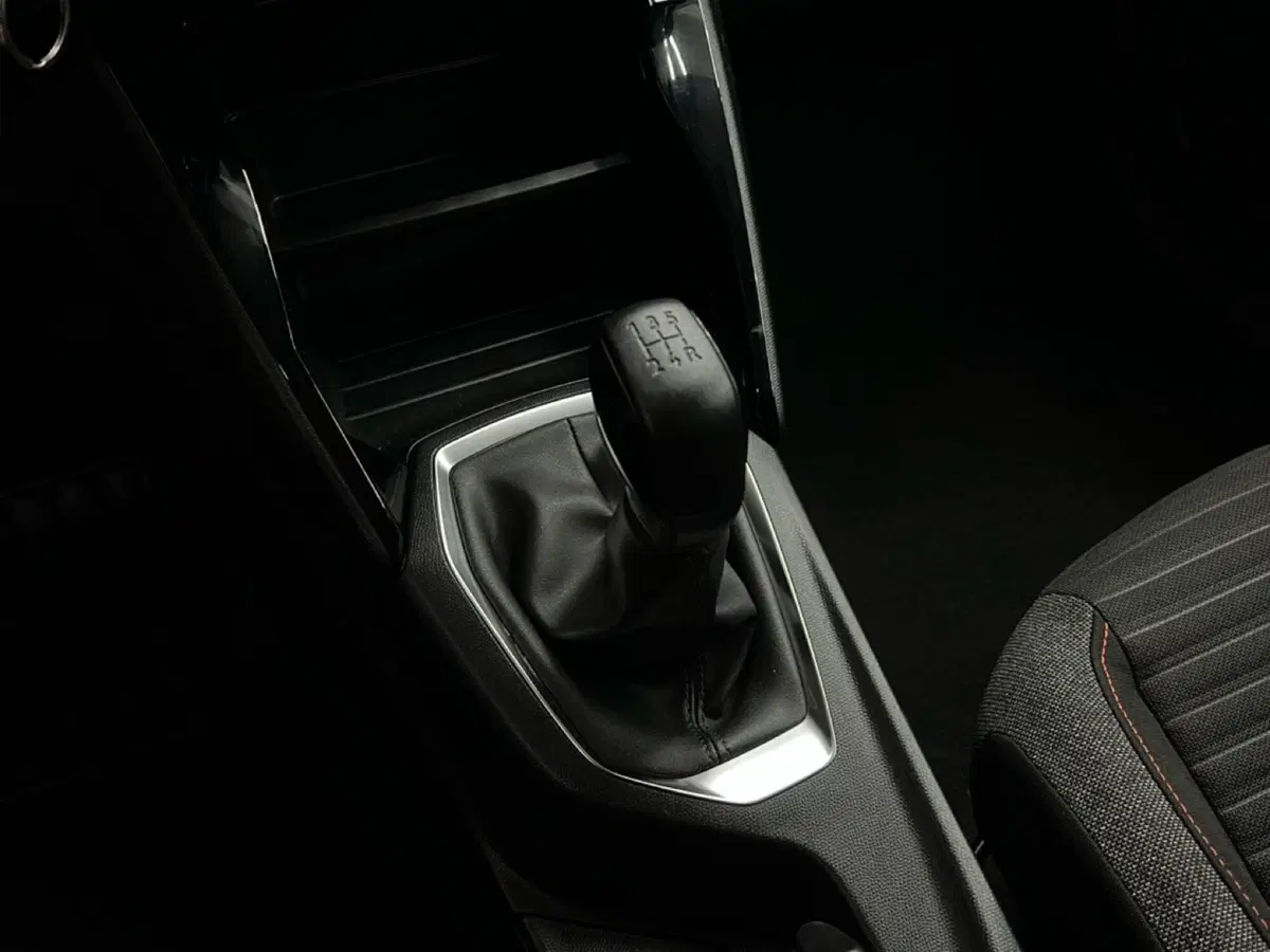 Peugeot 208 usata a Roma (16)