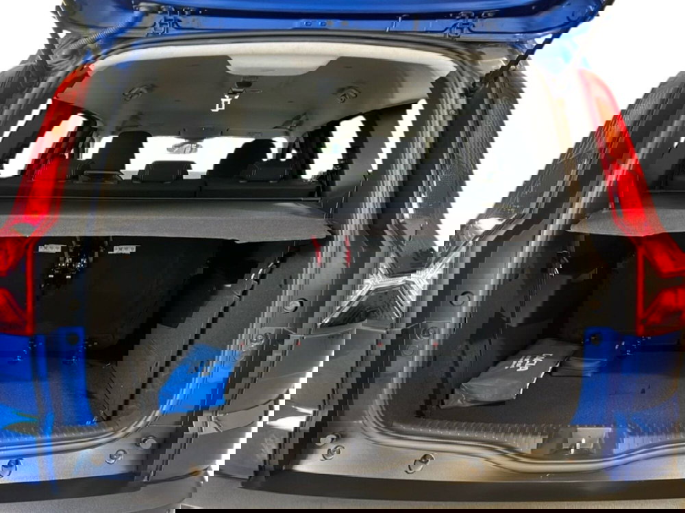 Dacia Jogger usata a Roma (10)