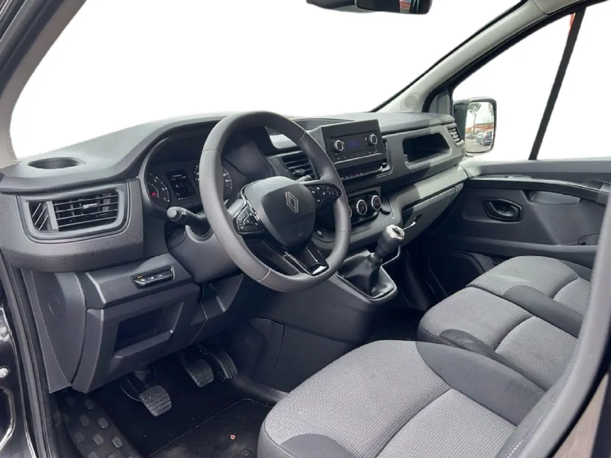 Renault Trafic usata a Roma (15)