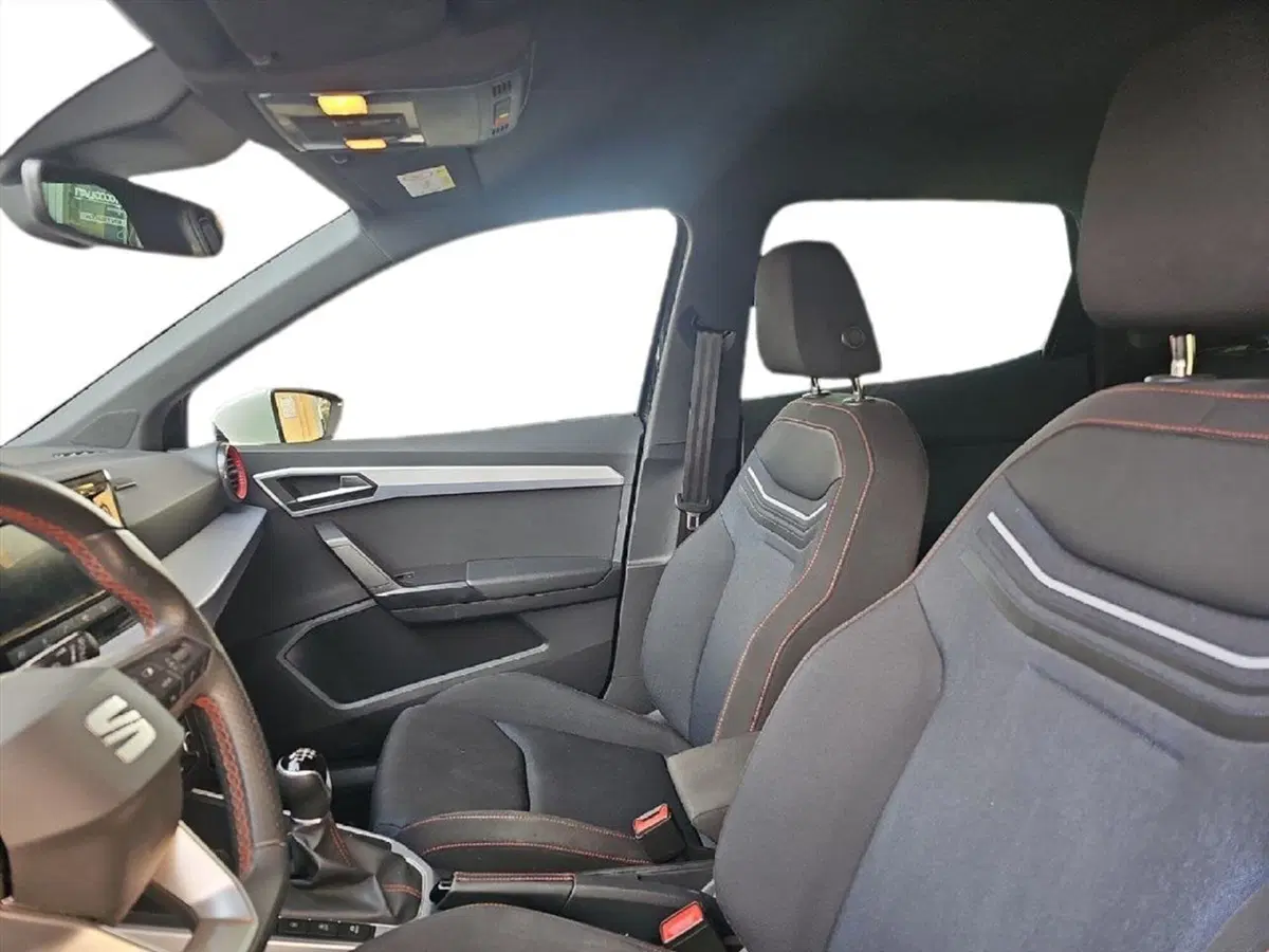 SEAT Arona usata a Lecco (11)