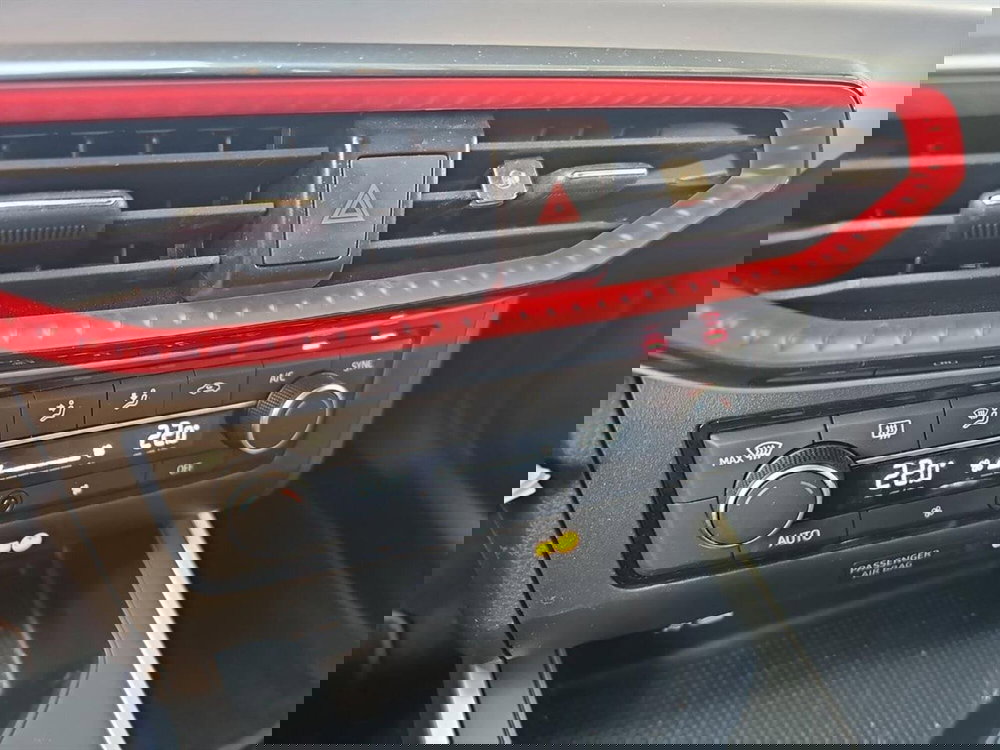 SEAT Arona usata a Lecco (16)