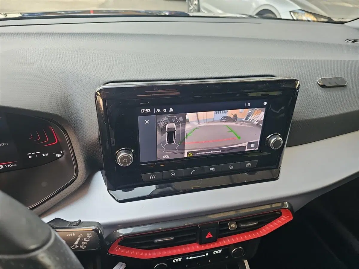 SEAT Arona usata a Lecco (17)