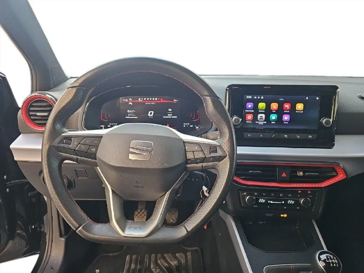 SEAT Arona usata a Lecco (9)