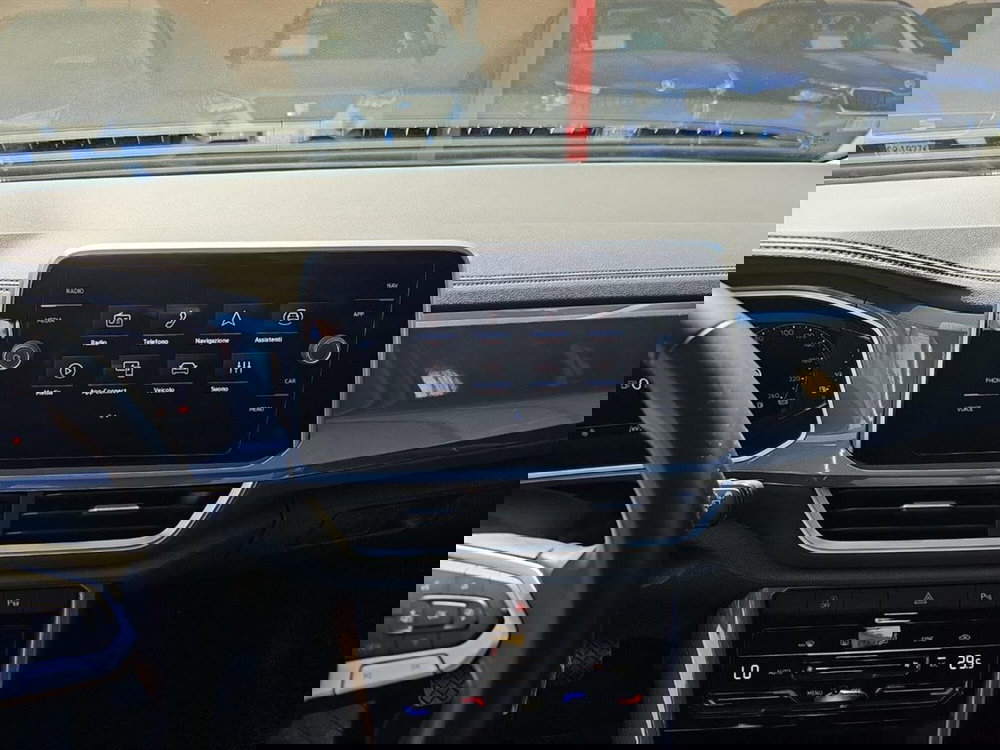 Volkswagen T-Roc usata a Lecco (14)