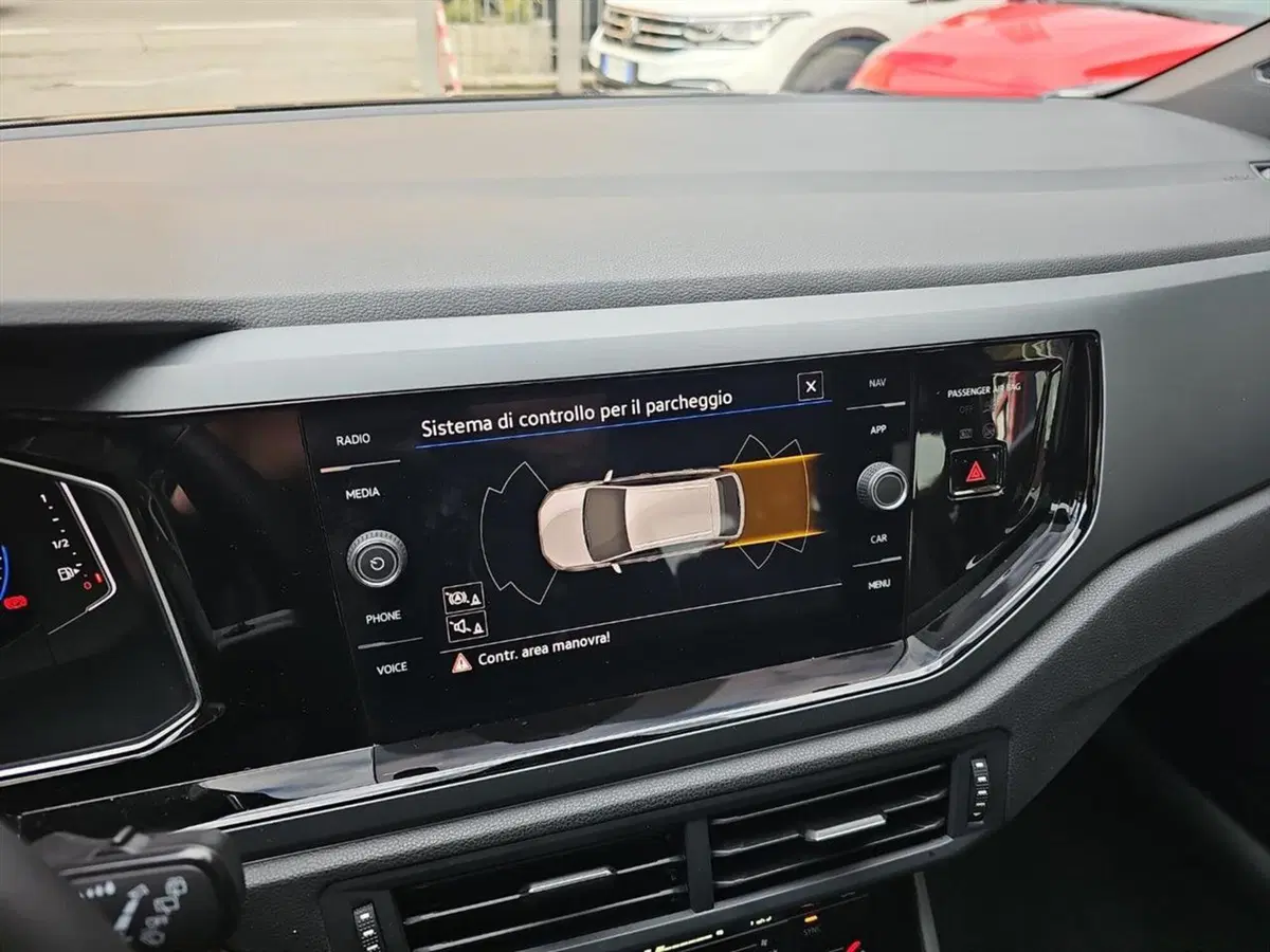 Volkswagen Taigo usata a Lecco (11)