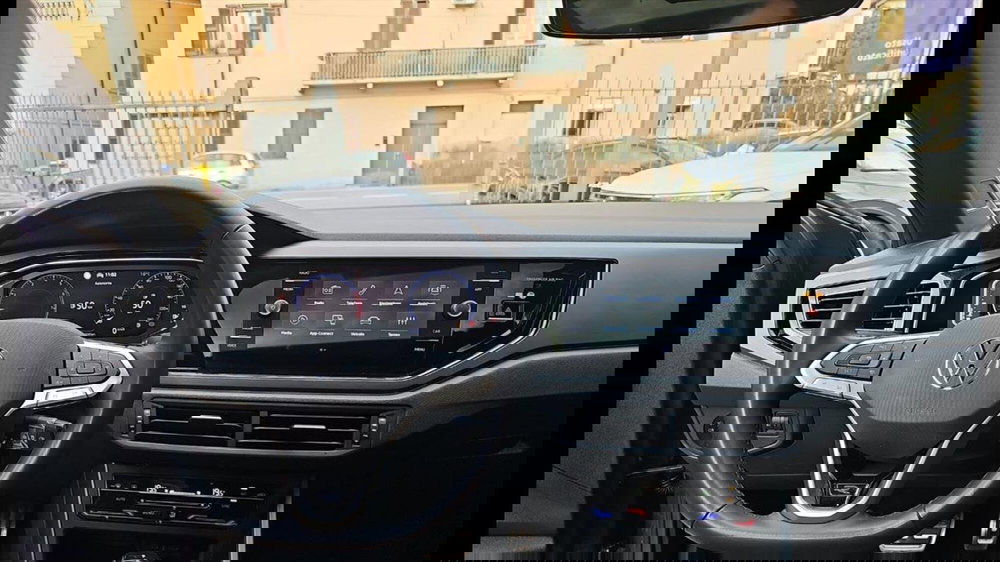 Volkswagen Taigo usata a Lecco (9)