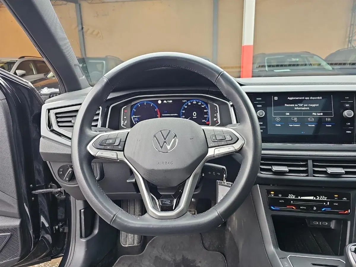 Volkswagen Taigo usata a Lecco (11)