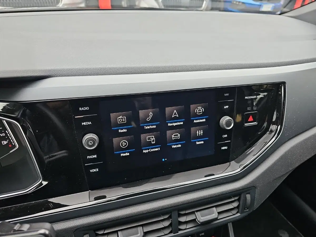 Volkswagen Taigo usata a Lecco (12)