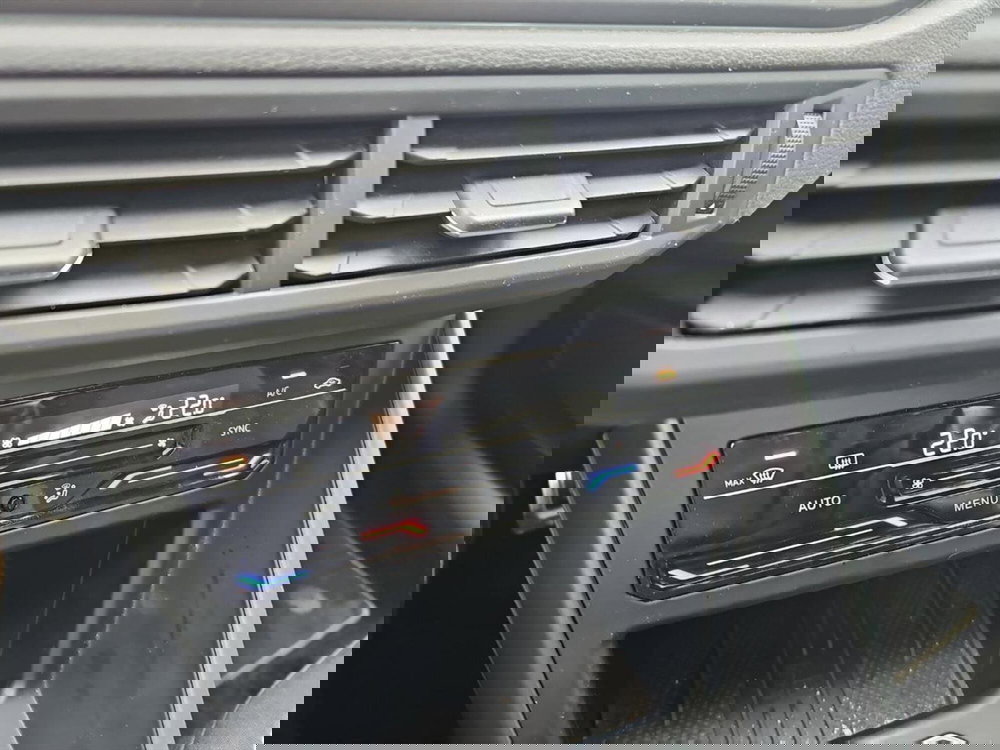 Volkswagen Taigo usata a Lecco (13)