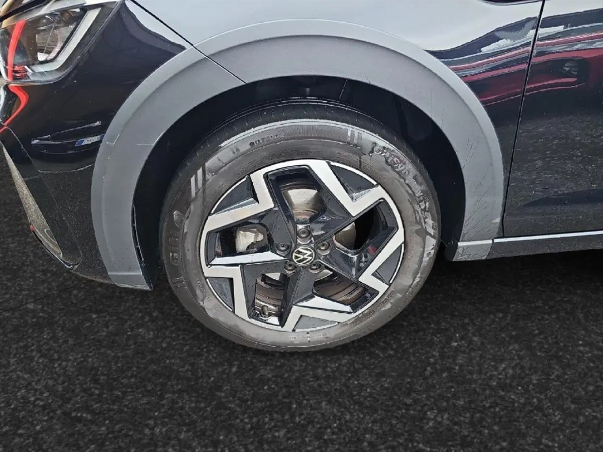 Volkswagen Taigo usata a Lecco (15)
