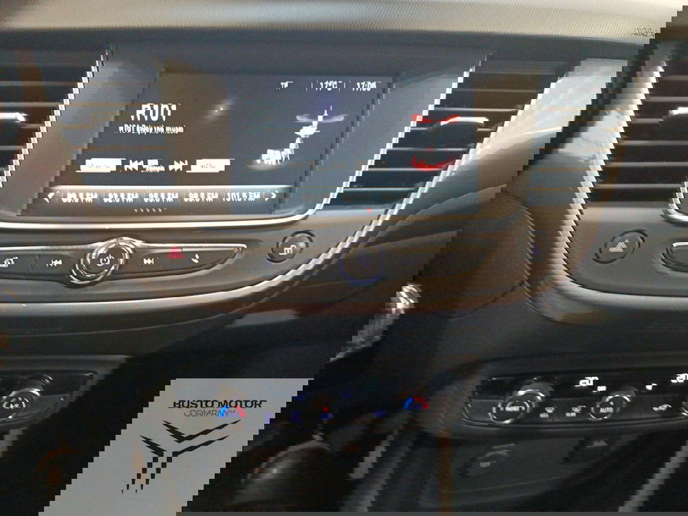 Opel Crossland X usata a Varese (13)