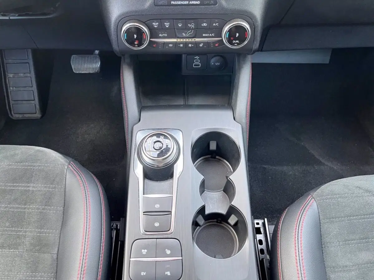 Ford Kuga usata a Milano (16)