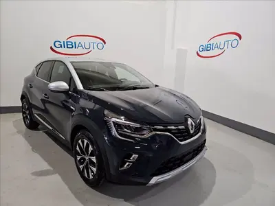 Renault Captur Full Hybrid E-Tech 145 CV Techno del 2023 usata a Palermo
