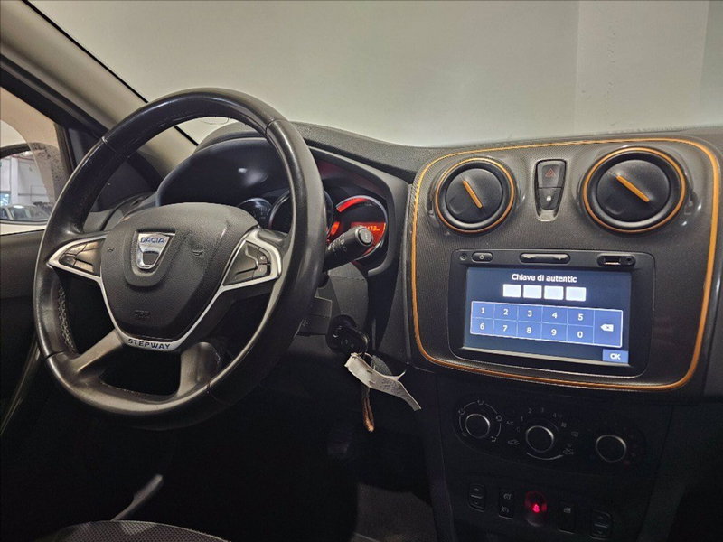 Dacia Sandero usata a Palermo (11)