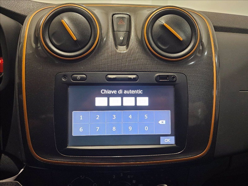 Dacia Sandero usata a Palermo (19)