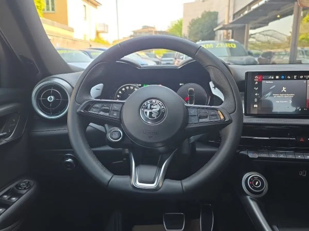 Alfa Romeo Tonale nuova a Monza e Brianza (9)