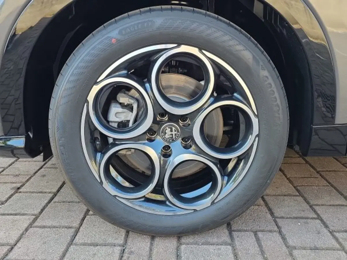 Alfa Romeo Tonale nuova a Monza e Brianza (13)