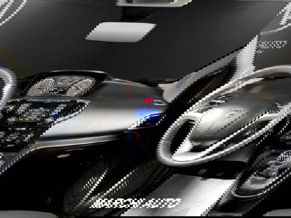 Lancia Ypsilon usata a Perugia (12)