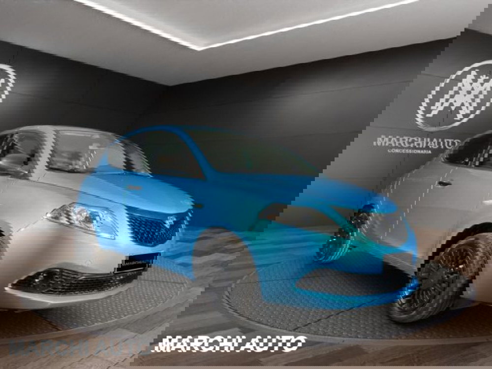 Lancia Ypsilon usata a Perugia (3)