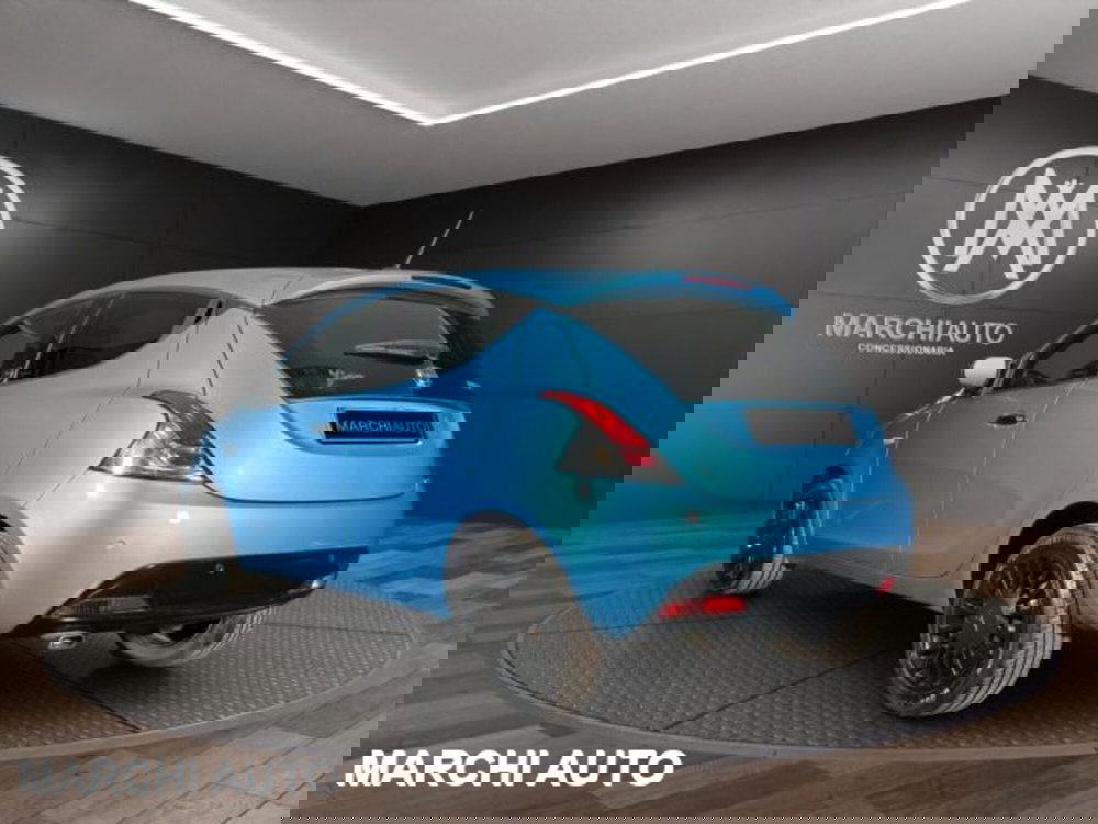 Lancia Ypsilon usata a Perugia (7)