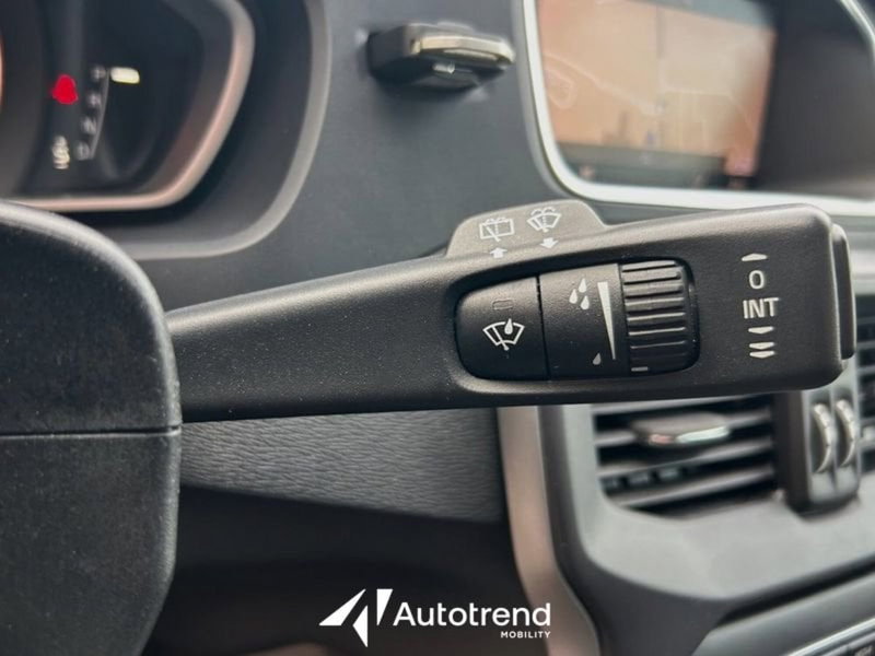 Volvo V40 usata a Lecce (10)