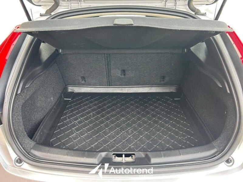 Volvo V40 usata a Lecce (17)