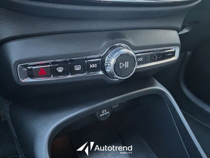 Volvo XC40 usata a Lecce (18)