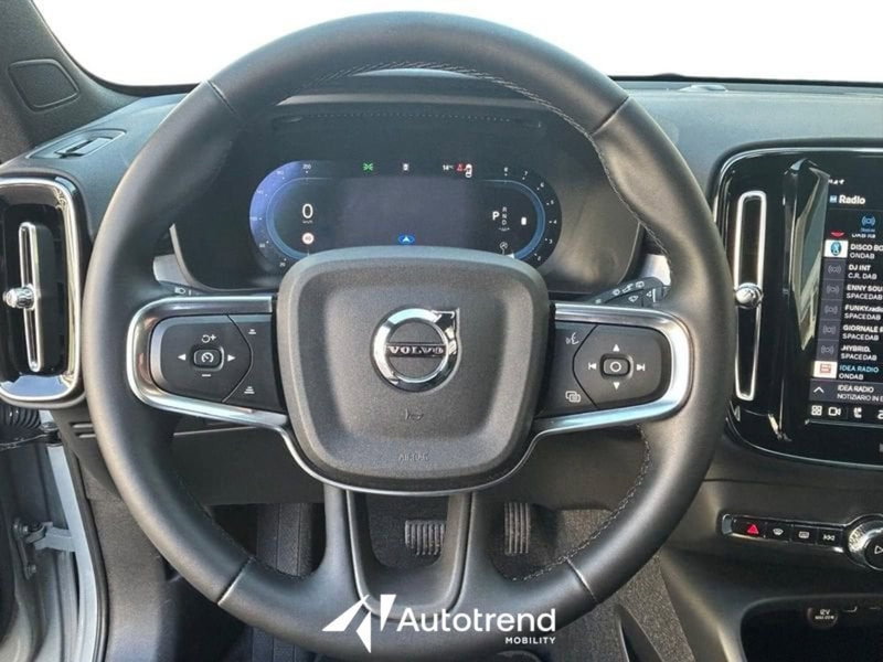Volvo XC40 usata a Lecce (9)