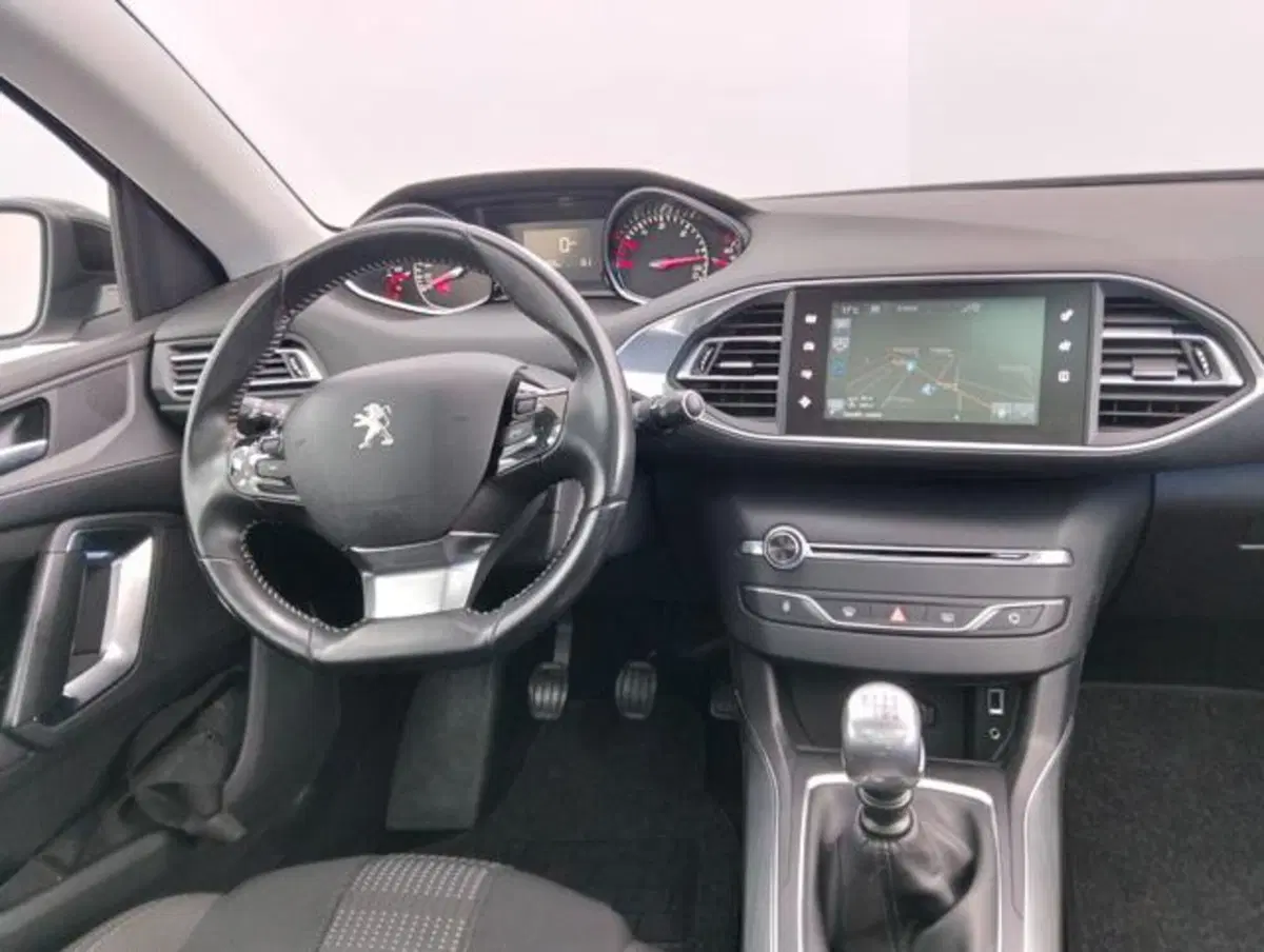 Peugeot 308 SW usata a Como (11)
