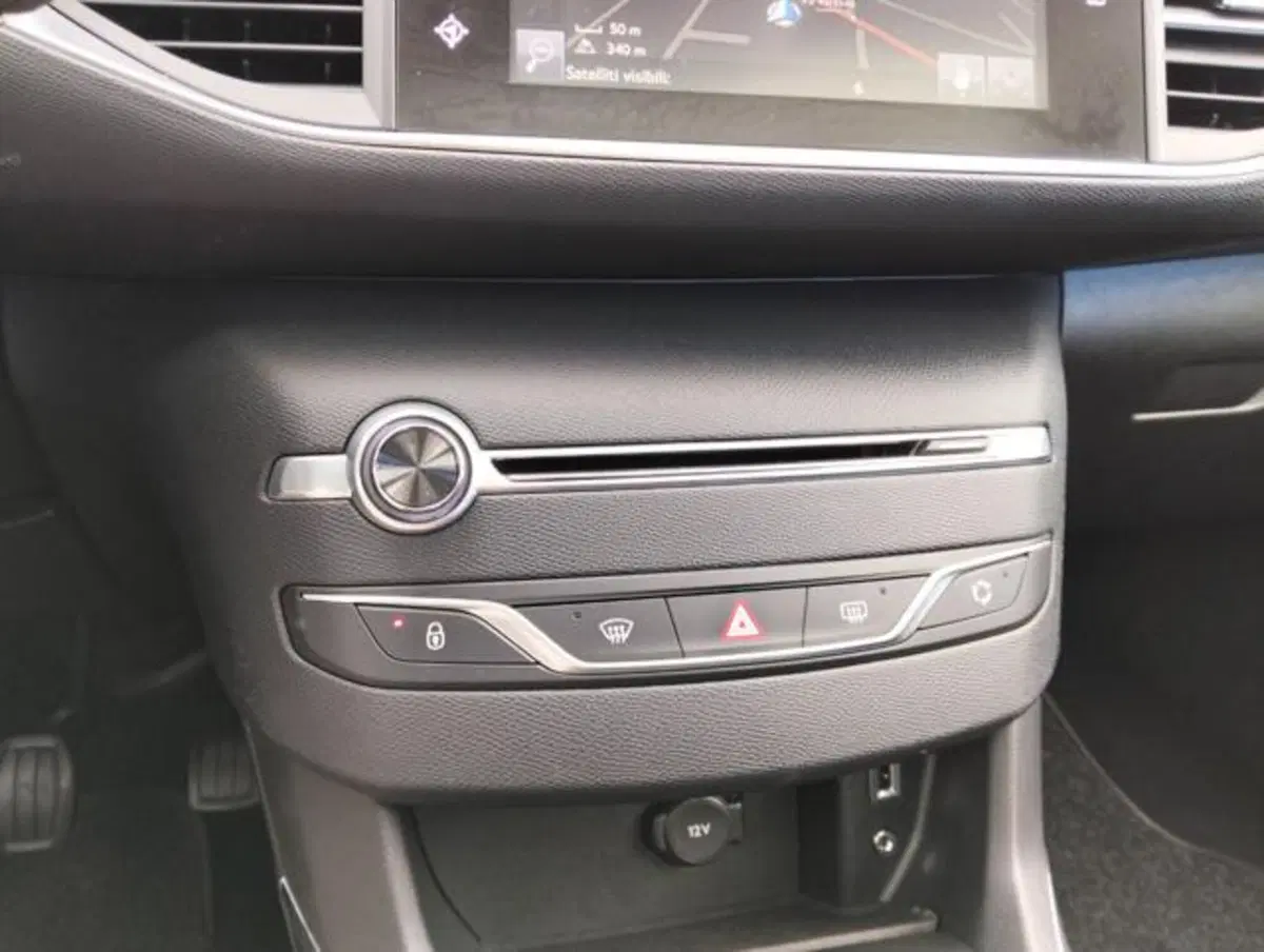 Peugeot 308 SW usata a Como (18)