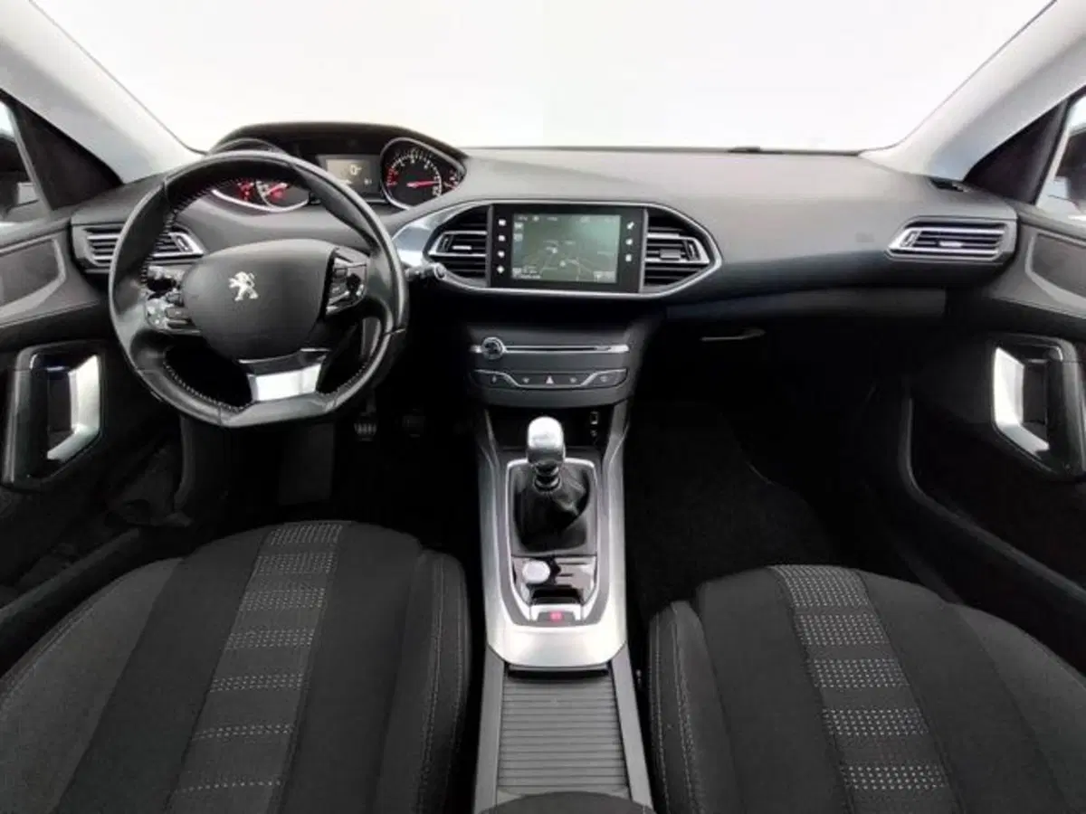 Peugeot 308 SW usata a Como (4)