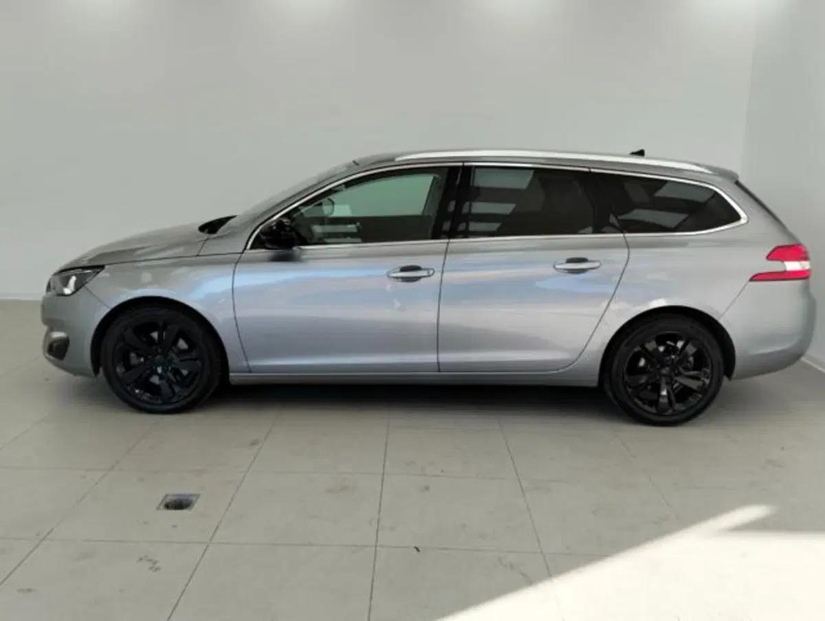 Peugeot 308 SW usata a Como (8)
