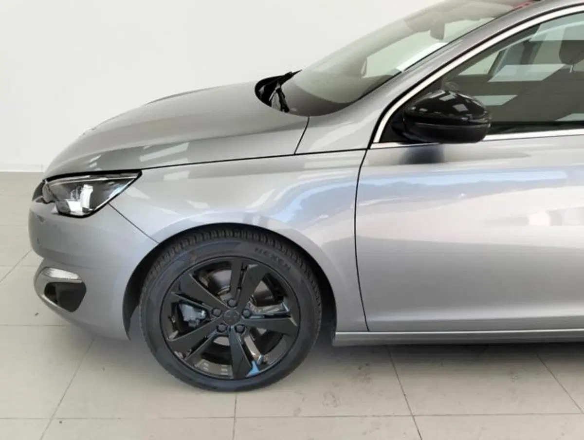Peugeot 308 SW usata a Como (9)