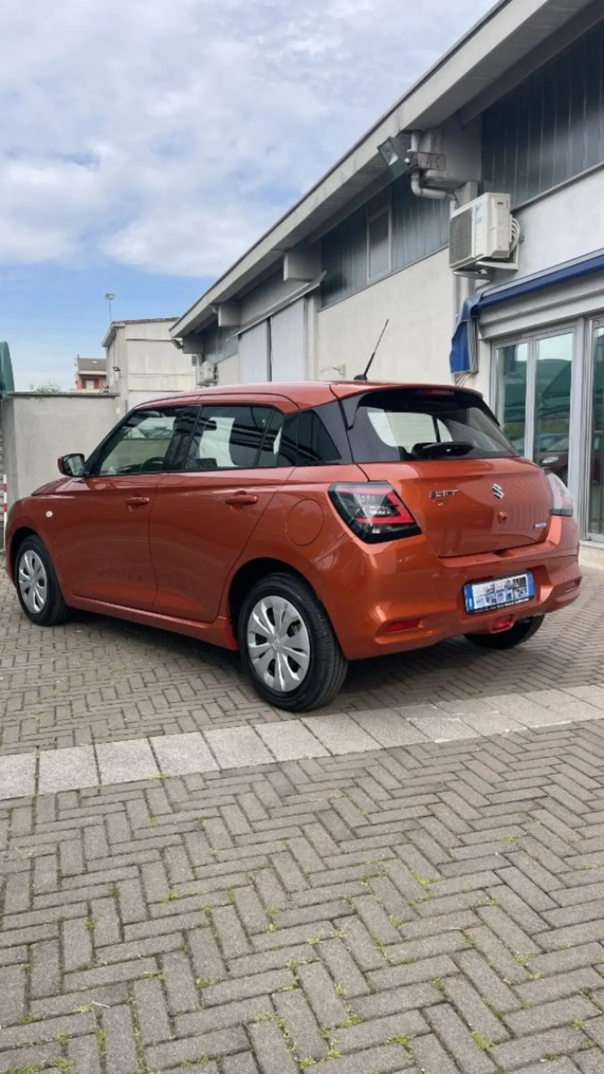 Suzuki Swift nuova a Novara (6)