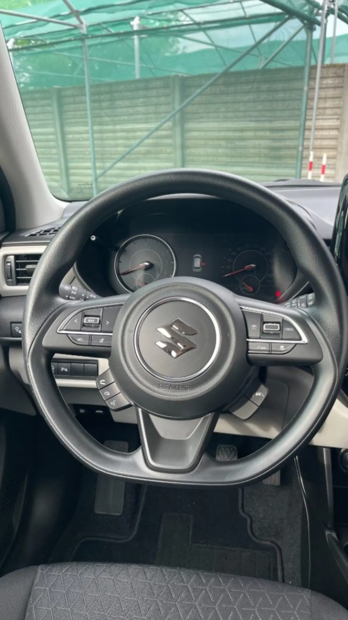 Suzuki Swift nuova a Novara (7)