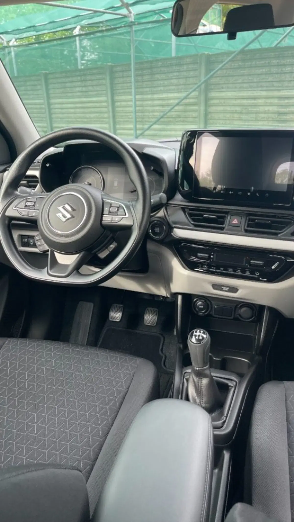 Suzuki Swift nuova a Novara (8)