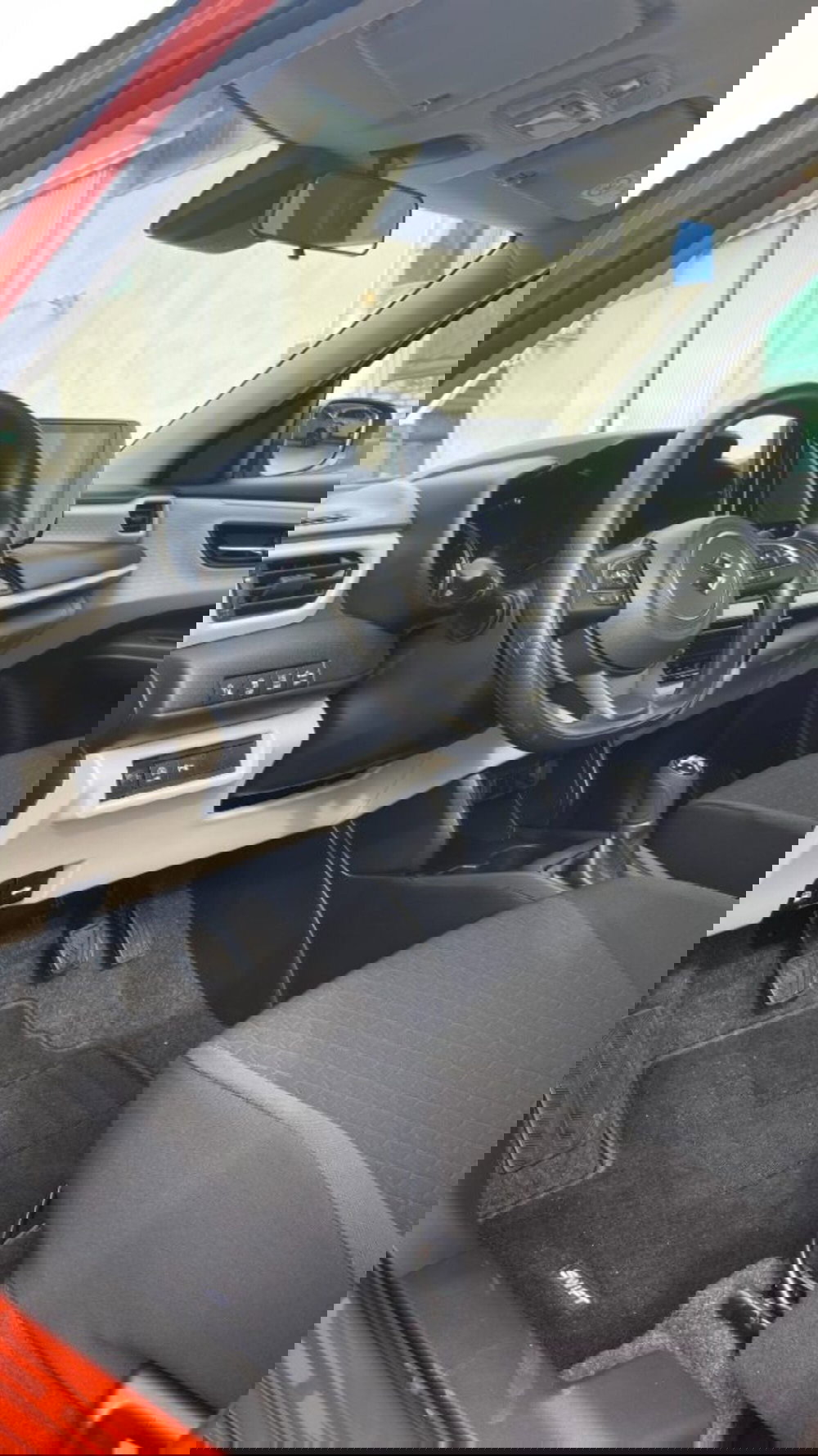 Suzuki Swift nuova a Novara (9)