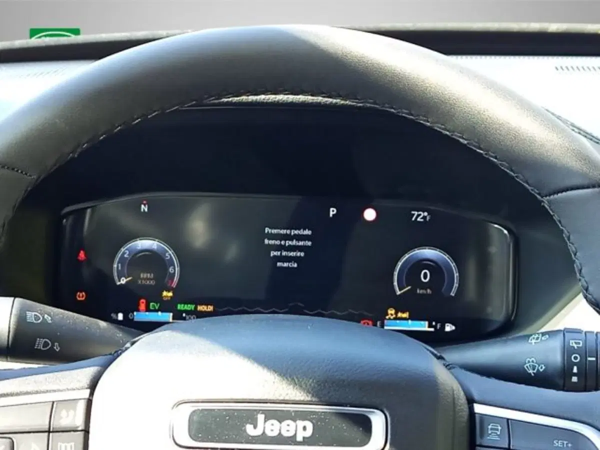 Jeep Compass nuova a Frosinone (11)