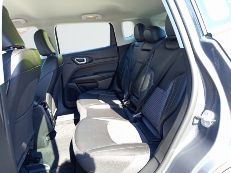 Jeep Compass nuova a Frosinone (18)