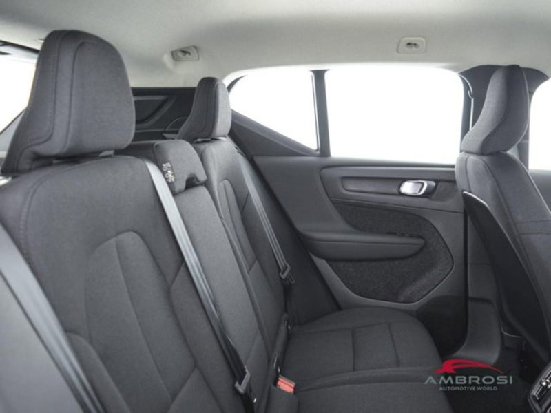 Volvo XC40 nuova a Perugia (11)