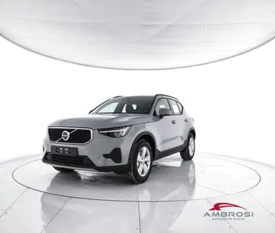 Volvo XC40 B3 automatico Essential nuova a Corciano