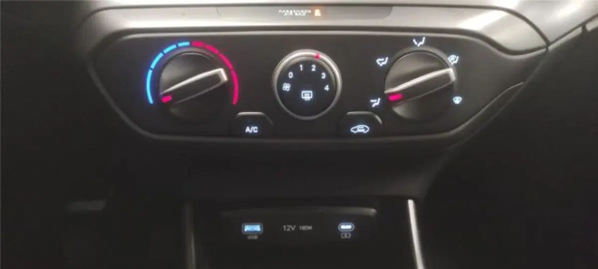 Hyundai i20 nuova a Bari (18)