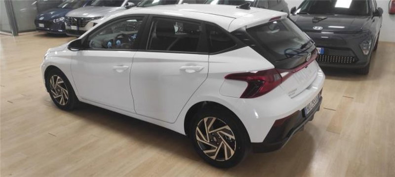 Hyundai i20 nuova a Bari (5)