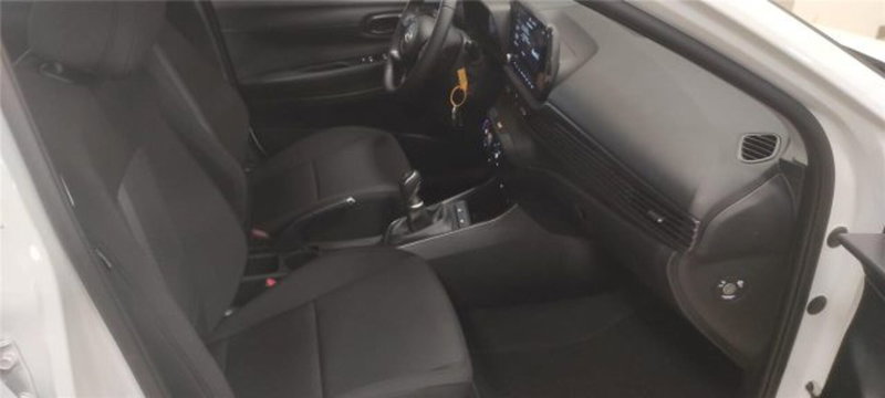 Hyundai i20 nuova a Bari (7)