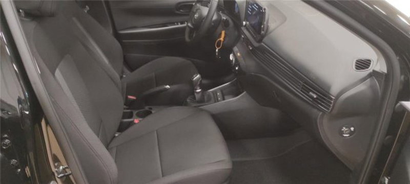 Hyundai i20 nuova a Bari (7)