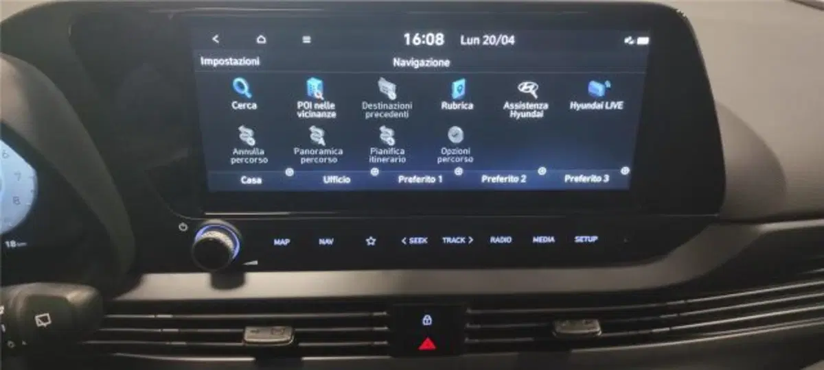 Hyundai i20 nuova a Bari (17)