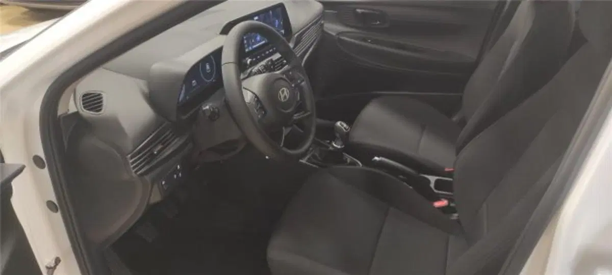 Hyundai i20 nuova a Bari (6)