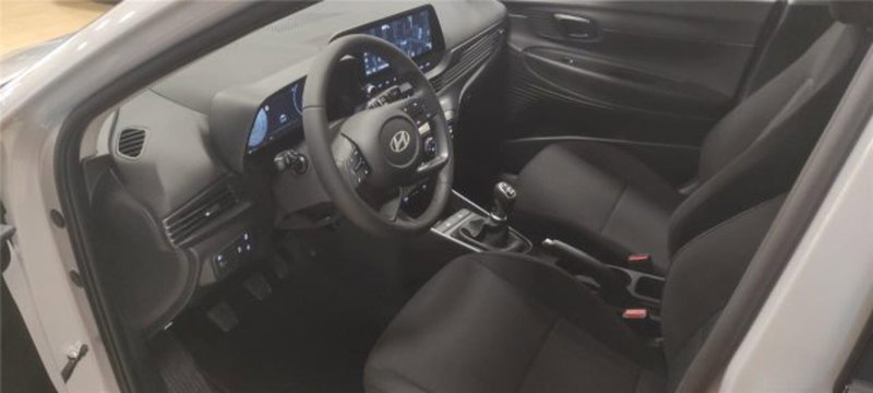 Hyundai i20 nuova a Bari (6)