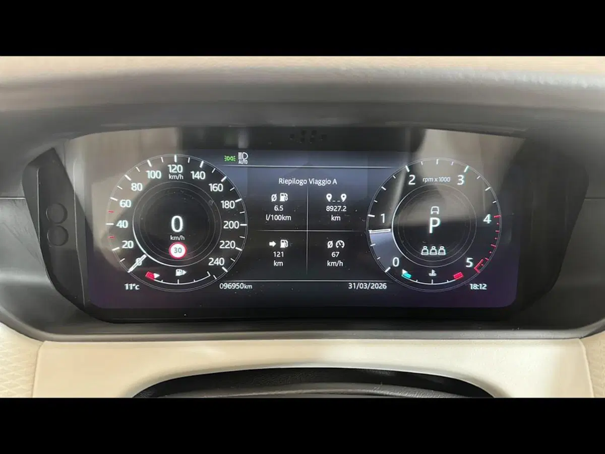 Land Rover Range Rover Velar usata a Varese (10)