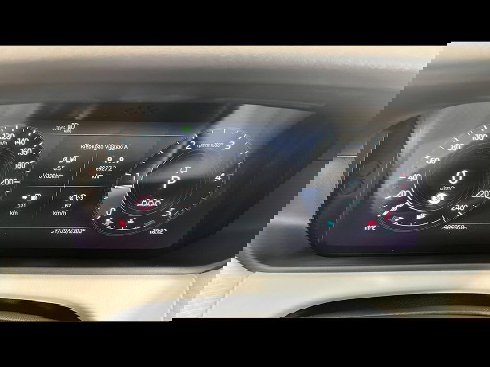 Land Rover Range Rover Velar usata a Varese (10)